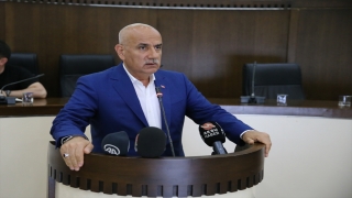 Tarım ve Orman Bakanı Kirişci, Kahramanmaraş’ta geçici esnaf çarşısının kura törenine katıldı: