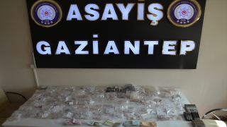 Gaziantep’te otomobil ve içindeki 43,5 milyon lirayı çalan zanlı tutuklandı