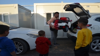 Kahramanmaraş’ta konteyner kentte yaşayan down sendromlu çocuğa doğum günü sürprizi