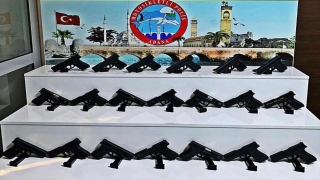 Adana’da otomobilde 20 ruhsatsız tabanca ele geçirildi