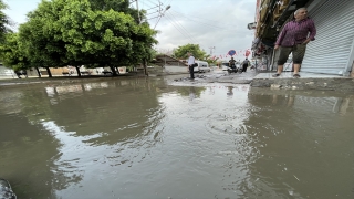 Adana’da sağanak ve dolu etkili oldu