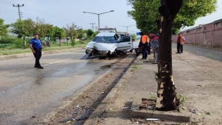 Adana’da iki trafik kazasında 2’si çocuk 3 kişi yaralandı