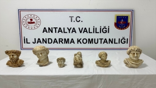 Antalya’da tarihi eser kaçakçılığı yaptıkları iddiasıyla 4 şüpheli yakalandı