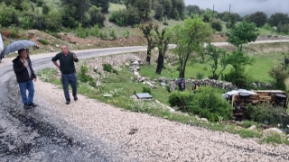 Isparta’da kamyonetin şarampole devrilmesi nedeniyle 1 kişi ölü, 1 kişi yaralandı