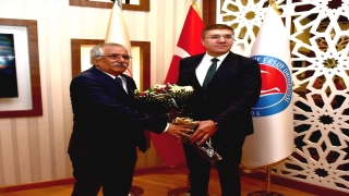 Burdur Mehmet Akif Ersoy Üniversitesi Rektörü Prof. Dr. Dalgar göreve başladı