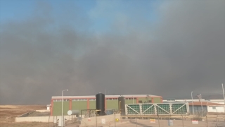 Gaziantep’te tarım arazisinde çıkan yangına havadan ve karadan müdahale ediliyor