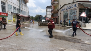 Burdur’da selden etkilenen Gölhisar ilçesinde temizlik çalışması sürüyor