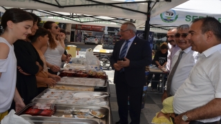 Antalya’nın Serik ilçesinde okul yararına kermes düzenlendi