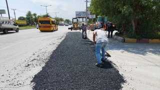 Akdeniz’de yol yapım çalışmaları sürüyor
