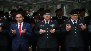 Mersin’de jandarmadan şehitlik ziyareti