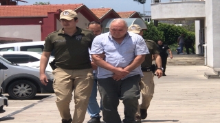 Adana’da hayvana şiddet uygulayan 2 zanlı 15 gün hayvan bakımevinde temizlik yapacak