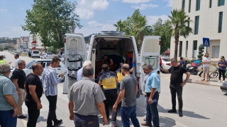 Osmaniye’de otomobilin bisiklete çarpması güvenlik kamerasında