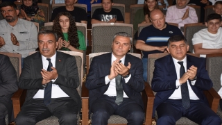 Okul birincisi öğrencilere Şehitkamil Belediyesi’nden bilgisayar hediyesi