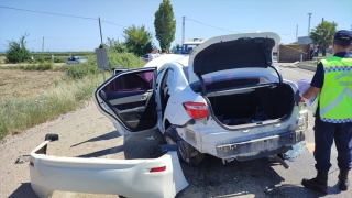 Adana’da traktörle çarpışan otomobildeki sürücü, eşi ve oğlu yaralandı