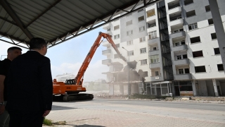 Osmaniye’deki ağır hasarlı binaların yıkımı 1,5 ay içinde tamamlanacak