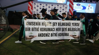 Akdeniz Üniversitesi’nde 11 bin 833 öğrenci törenle mezun oldu