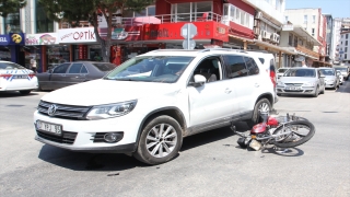Antalya’da motosikletle otomobilin çarpışması sonucu 1 kişi yaralandı