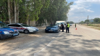 Adana’da jandarma denetimlerinde aranan 2 bin 401 zanlı yakalandı