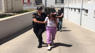Adana’da narkotik köpeği ”Barbara” salça ve yağla kaplı paketlerde 27 kilo esrar buldu