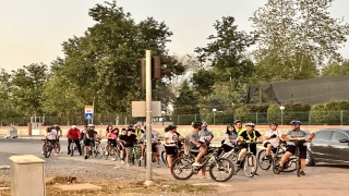Erzin’de bir grup bisikletli kazalara dikkat çekmek için pedal çevirdi
