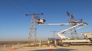Toroslar EDAŞ, sıcak havalardaki tüketime karşı büyük kapasiteli trafoları devreye aldı