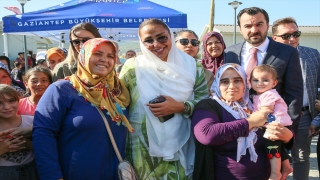 Suudi Arabistan Prensesi Lamia Bint Majid Al Saud, Nurdağı’nda depremzedeleri ziyaret etti