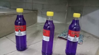 Adana’da HDP binasının girişine ispirto şişesi ve defter bırakan şüpheli yakalandı