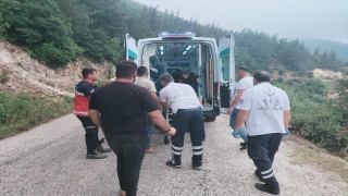 Hatay’da uçuruma yuvarlanan motosikletteki 2 kişi yaralandı