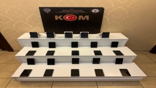 Osmaniye’de 2 araçta kaçak sigara ve cep telefonu ele geçirildi
