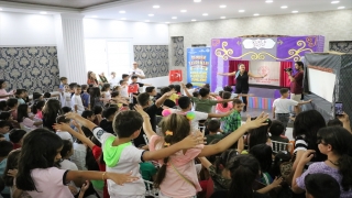 Pozantı’da çocuklar, Hacivat ve Karagöz gösterisiyle eğlendi
