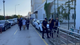 Adana’da, Seyhan ve Çukurova belediyelerindeki usulsüzlüklerle ilgili yakalanan 34 şüpheli adliyede
