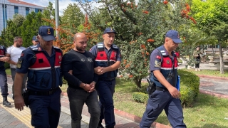 Isparta’da silahlı ve bıçaklı kavgada 2 kişi yaralandı