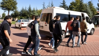 Isparta’da dolandırıcılık operasyonunda yakalanan 4 zanlı tutuklandı