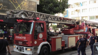 Antalya’da yangında dumandan etkilenen 6 kişi hastaneye kaldırıldı