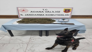 Adana’da yiyecek ve içecek kutularına gizlenmiş esrar ve skunk ele geçirildi
