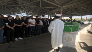 Gaziantep’te trafik kazasında ölen çocukların cenazeleri defnedildi