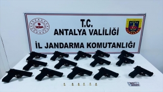 Antalya’da kaçak silah ticareti operasyonunda 3 şüpheli yakalandı