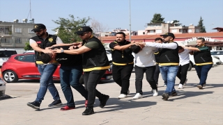 Adana’da tahsilata giden uncunun parasını gasbeden fırıncının ortağı ile arkadaşı tutuklandı