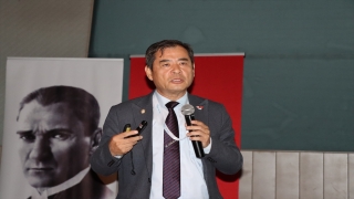 Japon mühendis Yoshinori Moriwaki Adana’da deprem konusunda eğitim verdi