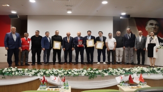 Adana’da kan bağışına destek veren hastaneler ödüllendirildi