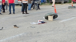 Hatay’da otomobil ile çarpışan motosikletteki iki kişi yaralandı