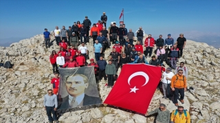 Davraz’da Cumhuriyet yürüyüşü yapıldı