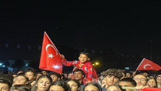 Adana’da 100. Yıl Cumhuriyet Konserleri’nde Pinhani grubu sahne aldı