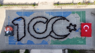 Osmaniye’de öğrencilerden Cumhuriyet’in 100. yılına özel koreografi