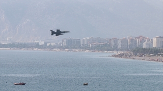 Antalya’da Cumhuriyet’in 100. yılı kutlamaları kapsamında 2 F16 prova uçuşu yaptı