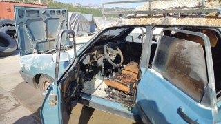 Adana’da otomobilde çıkan yangında 2’si çocuk 3 kişi yaralandı