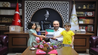 Alanya’da Kur’an kursu öğrencileri kumbaralarındaki parayı Filistin için bağışladı