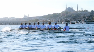 Genç sporcular Cumhuriyet’in 100. yılında dostluk için 10. kez kürek çekti