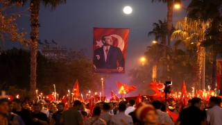 Mersin’de Cumhuriyet’in 100. yılı fener alayıyla kutlandı