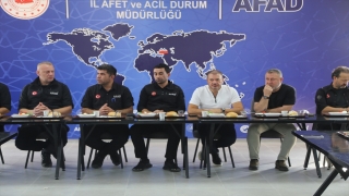 Hatay’da depremden etkilenen gazetecilere ekipman desteği